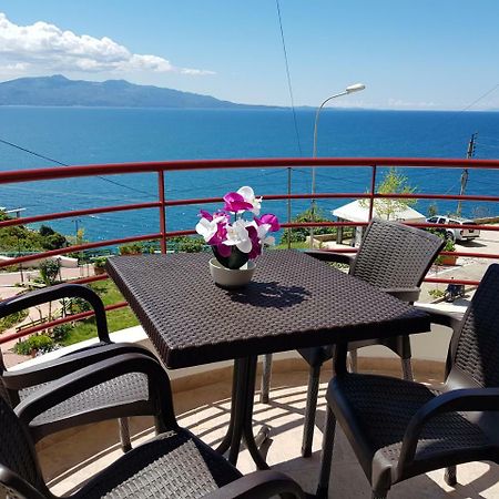 Apartment Of Beautiful Dreams Over The Sea Sarandë Exteriér fotografie